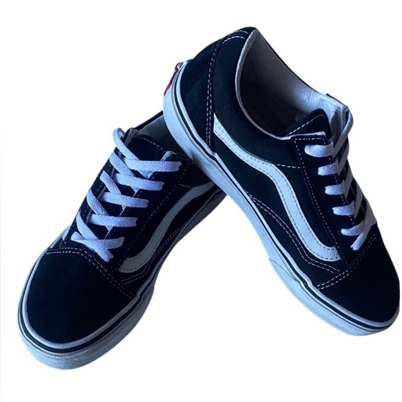 Vans Kids Black and White Low-Top Sneakers - Picture 7 of 9